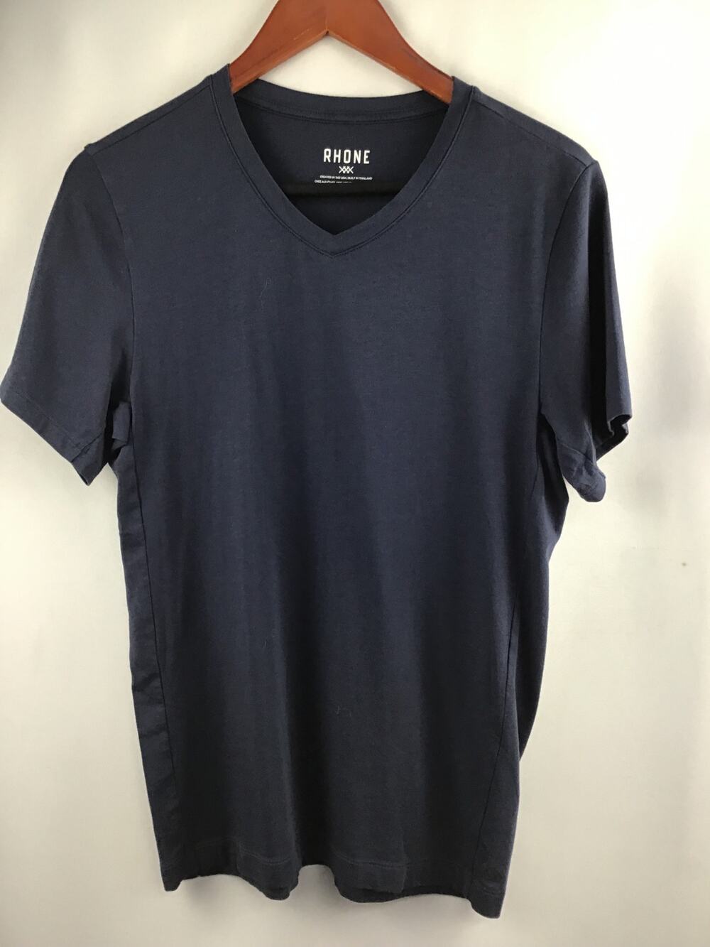 Women’s Rhone Navy V-Neck Tee Size Medium